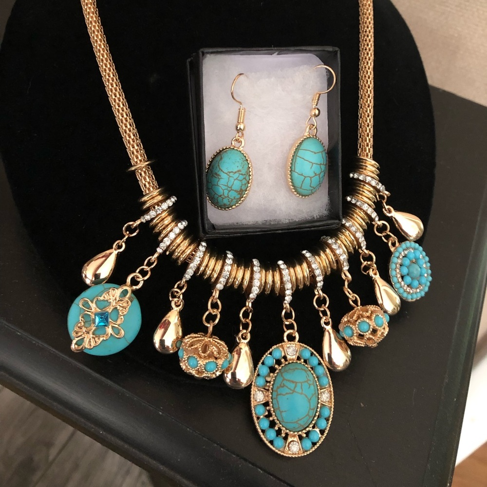 Brand New Fashion necklace with matching earrings.